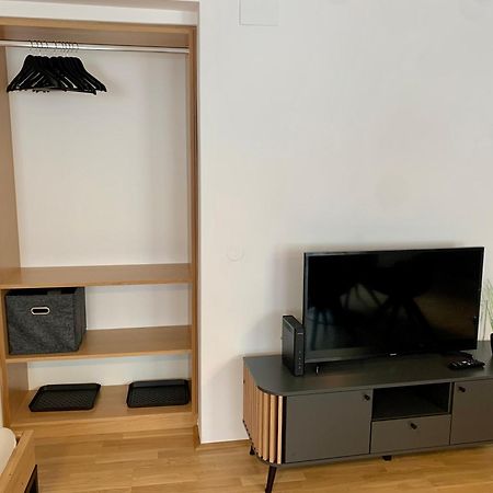 Air-Conditioned, Quiet Apartment With A Terrace In Center Of St Poelten - Smart Tv Sankt Poelten Buitenkant foto